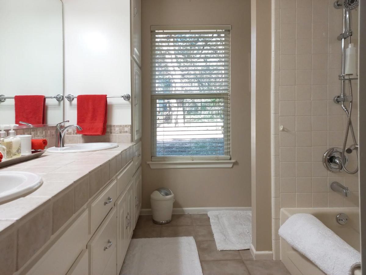 King Bed In Relaxing Oasis, With Free Snack/Wi-Fi/Parking Apartment San Marcos Exterior photo